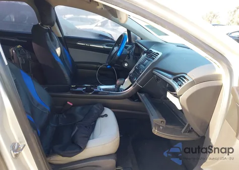 2014 Ford Fusion Hybrid S из США, поврежденный, VIN 3FA6P0UU2ER282125